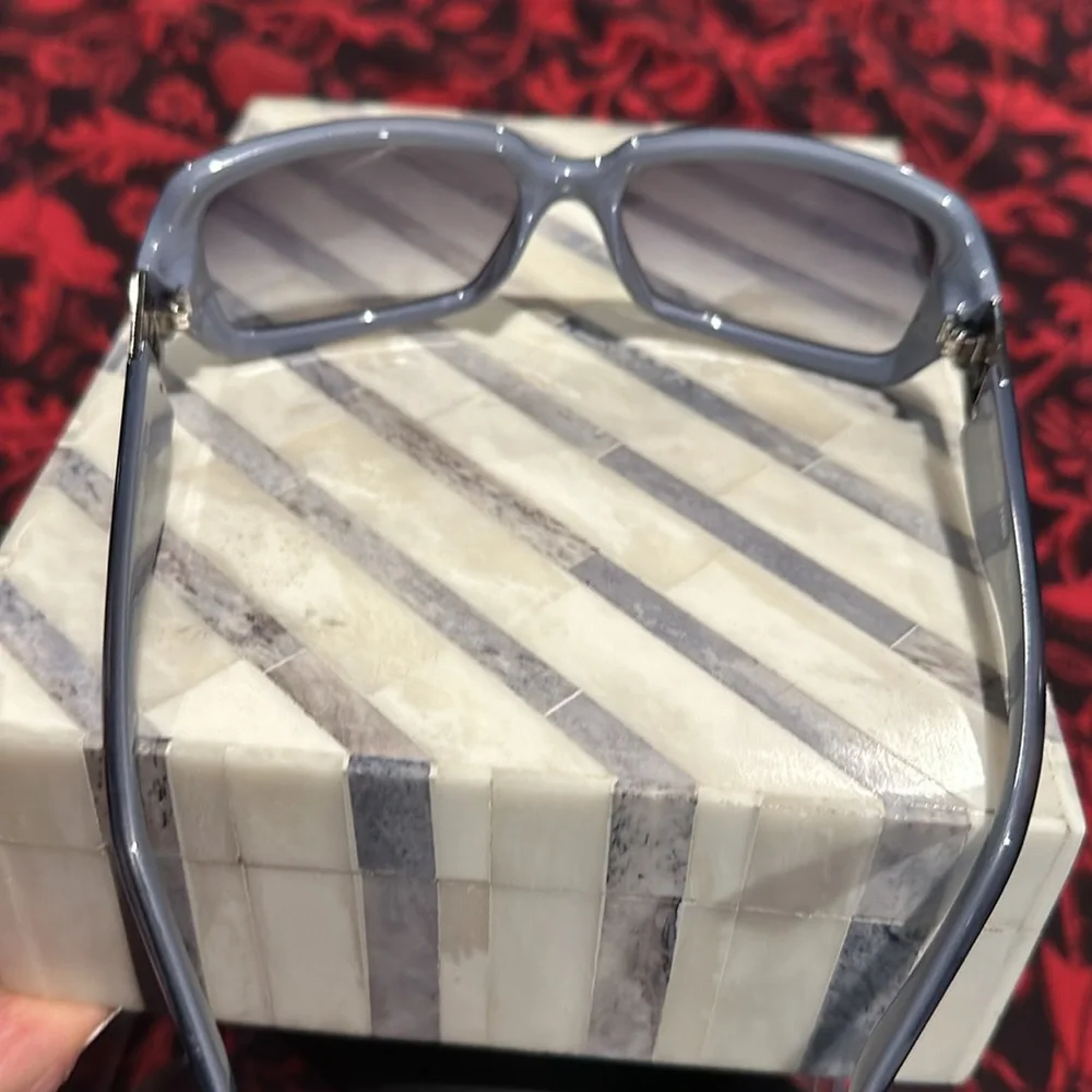 Fendi sunglasses - Picture 2 of 5